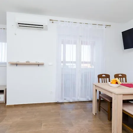 Dobrivoje Apartment Banjol